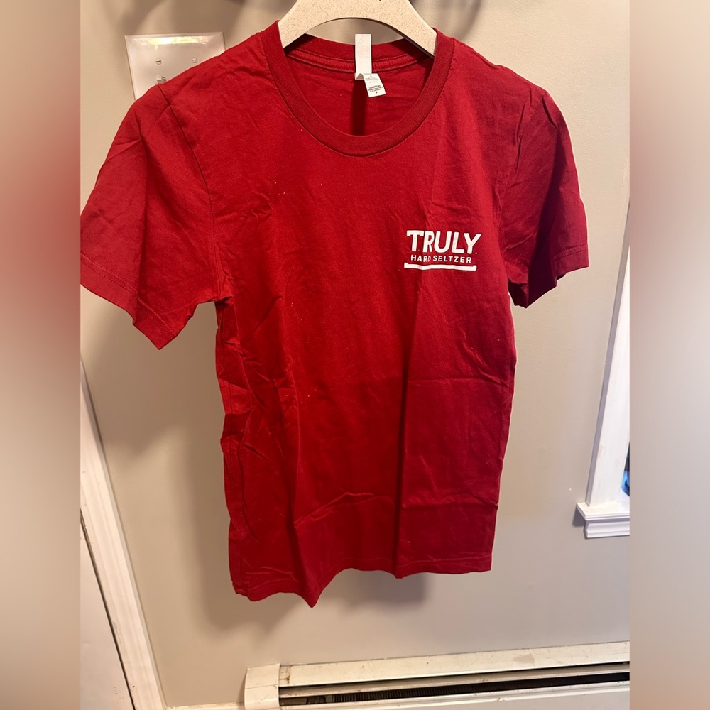 Truly’s T-Shirt Red Small